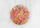 3000块软糖打造的创意风铃糖果吊灯个性设计作品欣赏