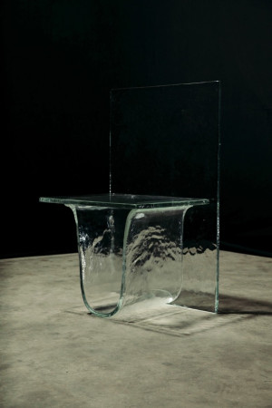 铸造玻璃椅