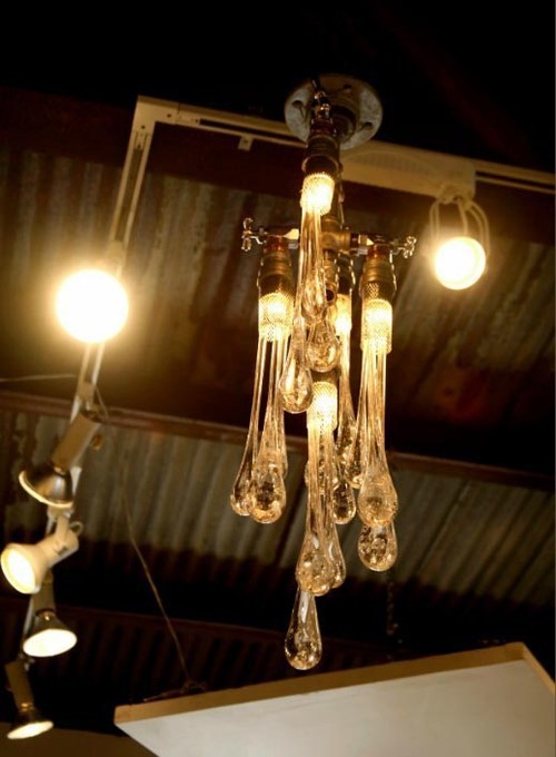 Tanya Clarkes 设计的水滴灯
