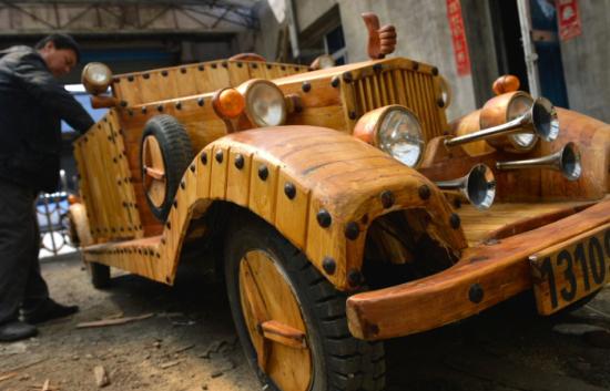纯手工打造木质电动老爷车