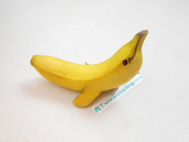 手工制作 非常卡哇伊的水果拼贴画 用香蕉制作可爱的小海豚 用香蕉来