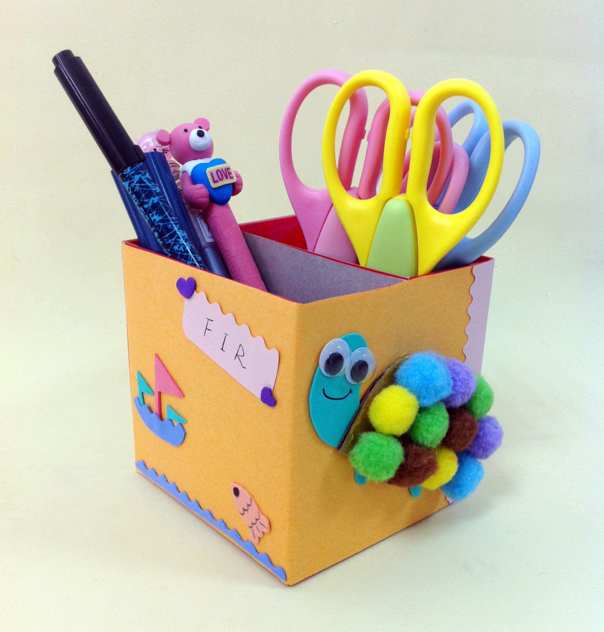 手工制作 用纸盒和毛球diy漂亮的小海龟笔筒做解教程 创意的生活