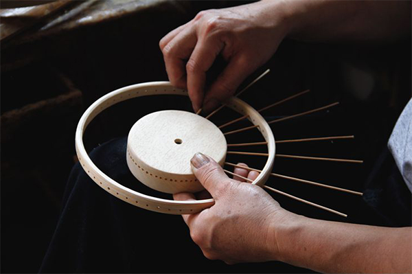 5个步骤完成的挂钟，传统竹丝工艺颠覆了你对时钟的认知